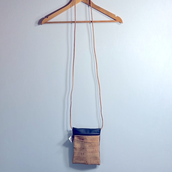 Natalie Therese Cork and Faux Navy Leather Crossbody NWT - Picture 8 of 8